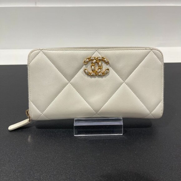 Chanel Goatskin Quilted 19 Long Zip Around Wallet (JB1241) - Picture 1 of 12